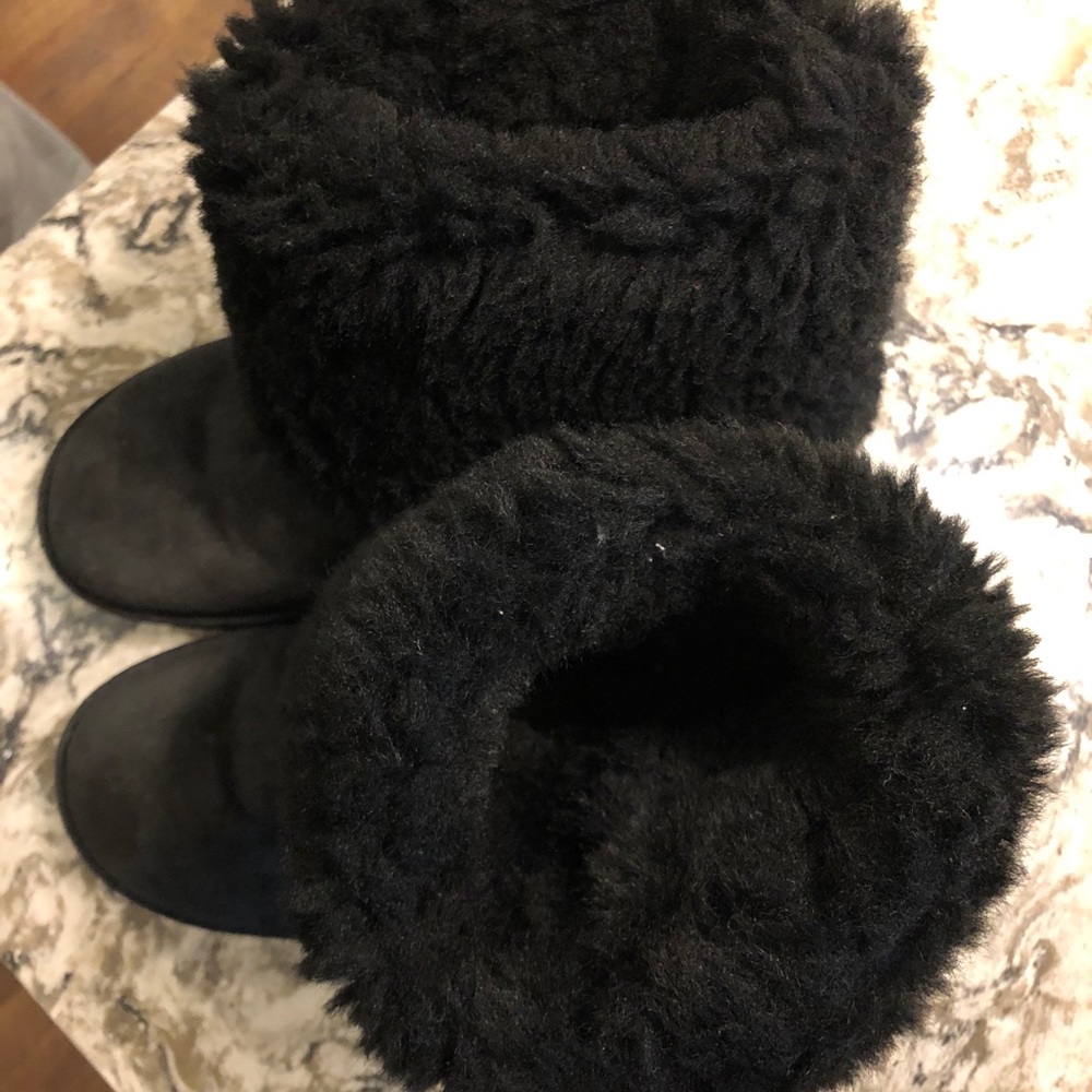 Ugg Bailey Button Triplet Boot - Gently Used! - image 5